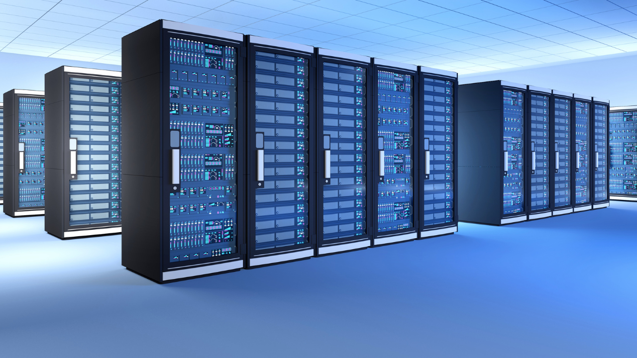 Servidores en un data center moderno con racks de alto rendimiento.